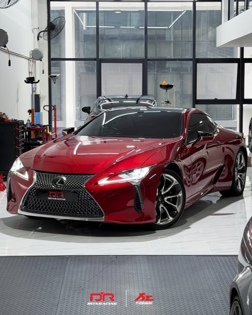 Lexus LC500 with Fi Exhaust ✅
Beautiful car, terrible factory exhaust. We fixed it with @fiexhaust , gave the V8 a new sound that it deserves, now it's alive
#lexus #lc500 #v8 #fiexhaust #lexuslc500
-- -- -- -- -- -- -- -- -- --
🏪 Dita Racing Sdn Bhd
📱 http://www.wasap.my/60176185281
📧 contactus@ditaracing.com
-- -- -- -- -- -- -- -- -- --
🔗 www.youtube.com/@DitaRacingOfficial
🔗 www.ditaracing.com