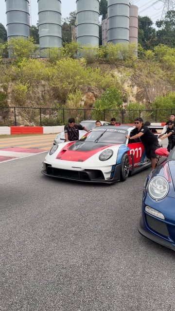 1 of 77 Porsche 911 GT3 R Rennsport
Ultra rare track machine, only at #LW26 

#porsche #porsche911 #GT3Rrennsport #rennsport