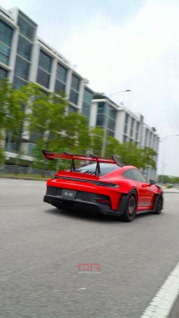 Porsche 911 GT3 RS insane F1 sound with Brooke Exhaust F1 HP package 💪🏻🔥 @brooke_race_exhausts 

🏎️ @smrafizal 

#porsche #porsche911 #911gt3rs #gt3rs #992gt3rs